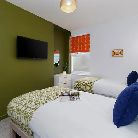 Apartment Two - Private Car Park, Comfortable And Well Equipped - By Ocean City Retreats Plymouth Exterior foto